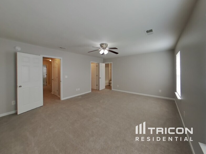 Building Photo - 123 Bruin Dr