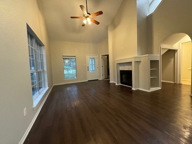 Building Photo - Updated Austin's Colony 4 bedroom 2.5 bath...