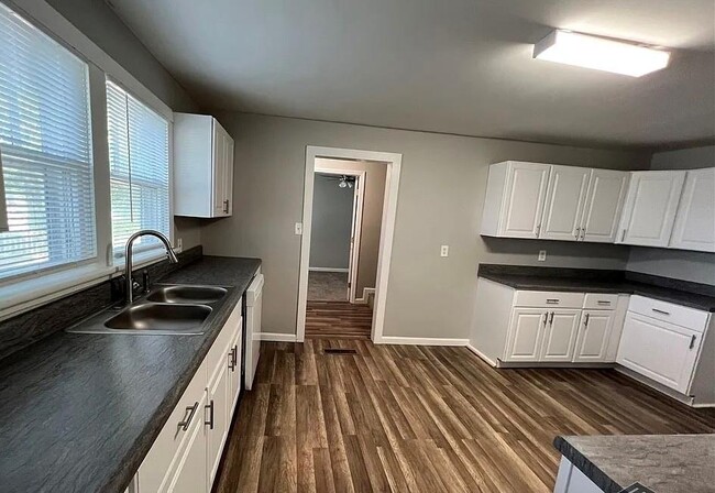 Building Photo - 3025 Maysville Rd