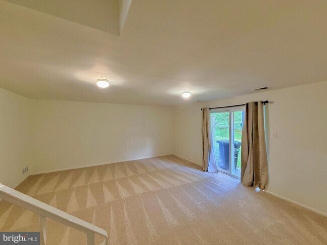 Building Photo - 6064 Majors Ln