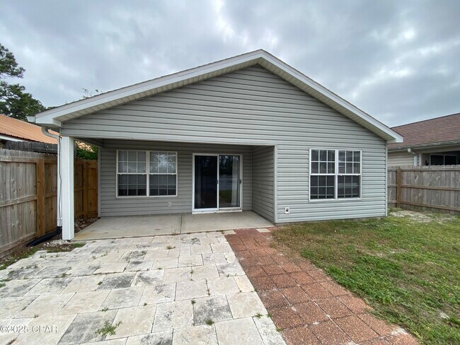 Building Photo - 158 Clara Ave