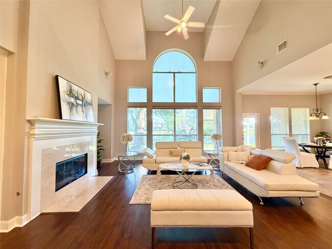 Building Photo - 24527 Bay Hill Blvd