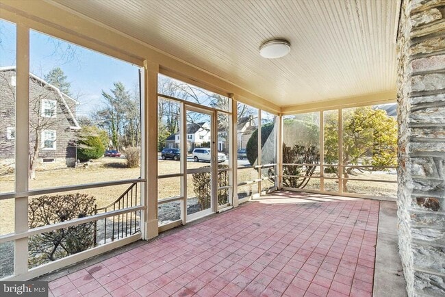 Building Photo - 1329 Olive St