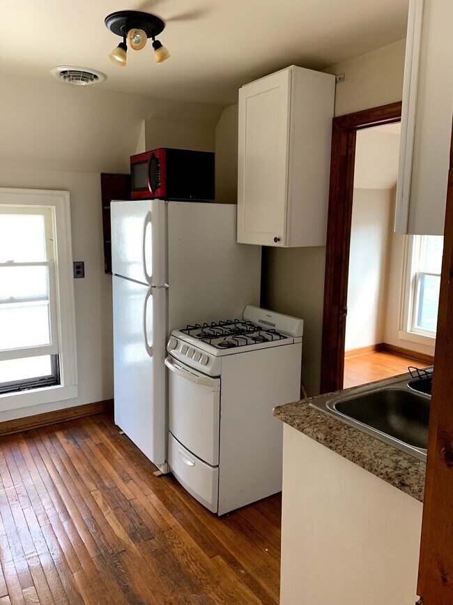 Kitchen - Door leads to bedroom - 39 Congress St
