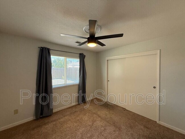Building Photo - 856 Nottingham Dr