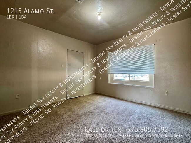 Building Photo - 1215 Alamo St