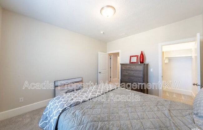 Building Photo - 3713 N 60 E