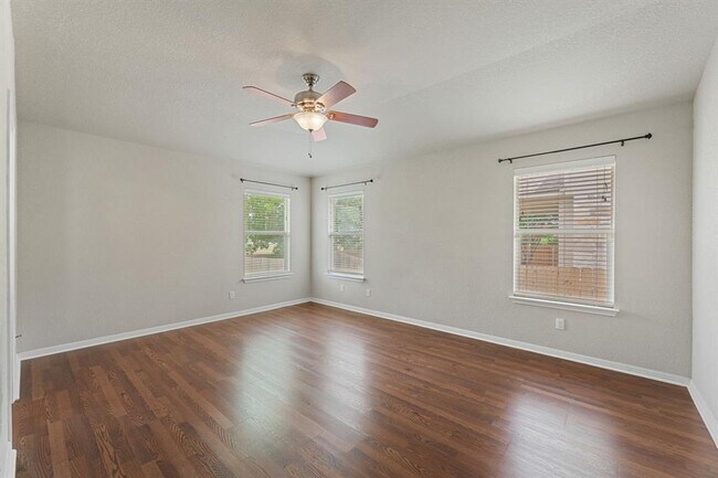 Building Photo - 410 Brazoria Trail