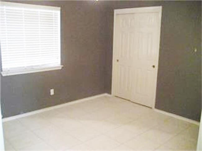 Building Photo - 2804 Turtle River Dr