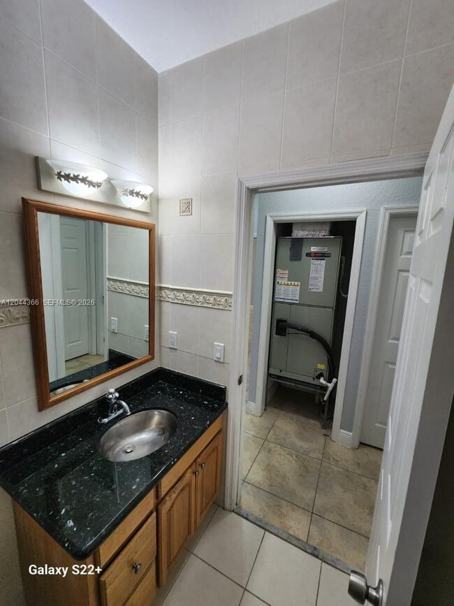 Building Photo - 3187 SW 143rd Pl