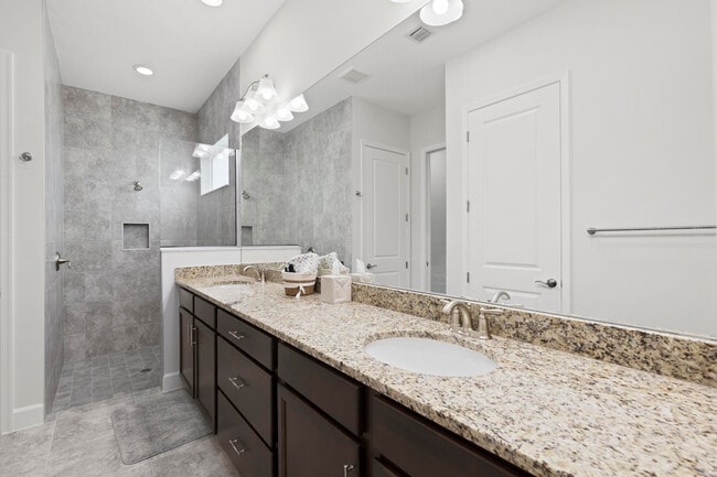 Building Photo - 13548 Spruce Pne Dr