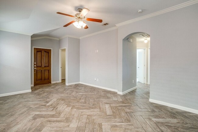 Building Photo - Amazing Rental Home- 3 Bed, 2 Bath Home in...