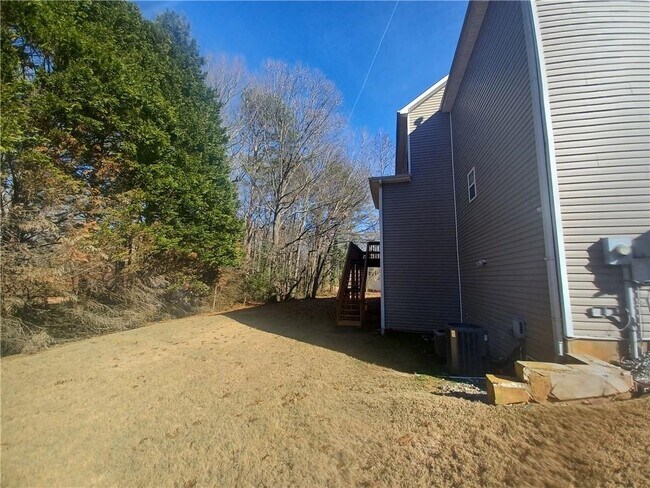 Building Photo - 621 Waterstone Dr SW