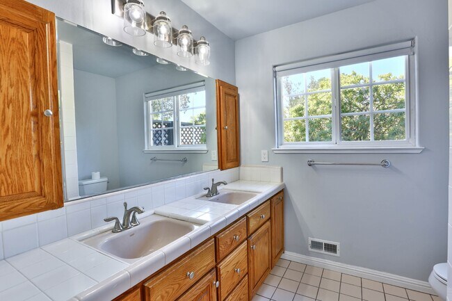 Building Photo - Saratoga single story home with Pool, and open Concept Living