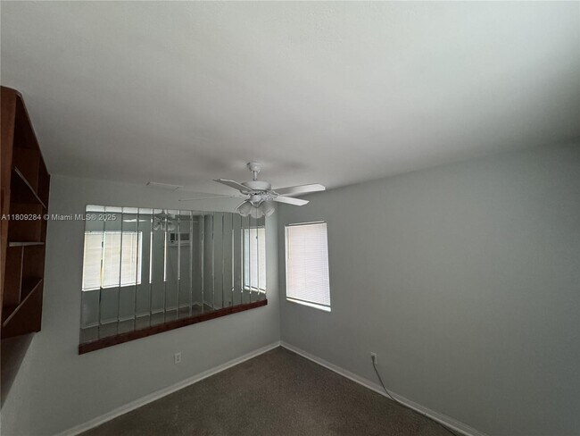 Building Photo - 1578 NE 33rd St