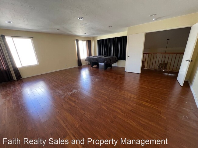 Building Photo - 4 br, 3 bath House - 913 W. Alfred Pl