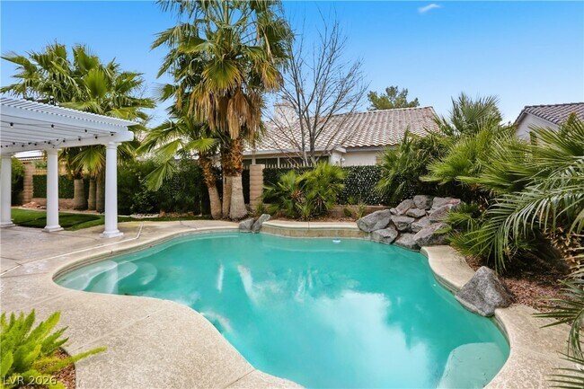 Building Photo - 5204 Elm Grove Dr