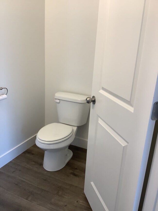 Building Photo - FREE FIRST MONTH'S RENT - New Construction Townhome Located in Prime Saratoga Springs Location