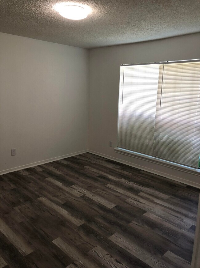 2nd Room - 6432 Bankside Dr