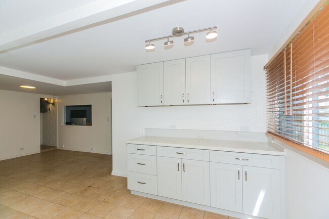 Building Photo - Lulani Ocean (Kaneohe) Single family home:...