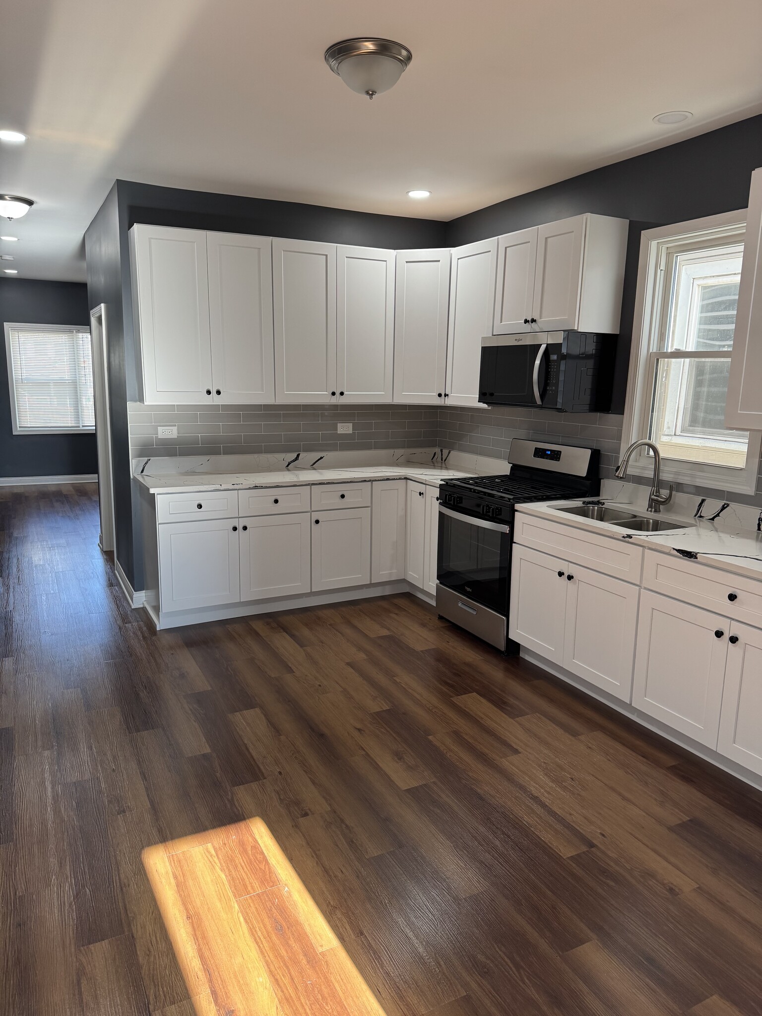 Building Photo - 2309 W 47th Pl