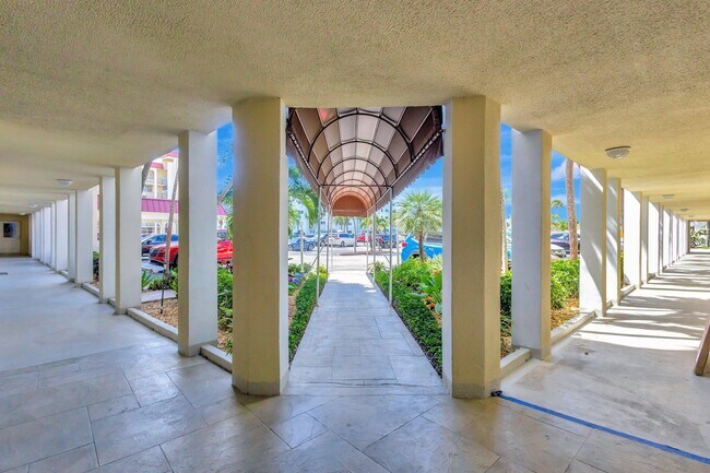 Building Photo - 105 Paradise Harbour Blvd