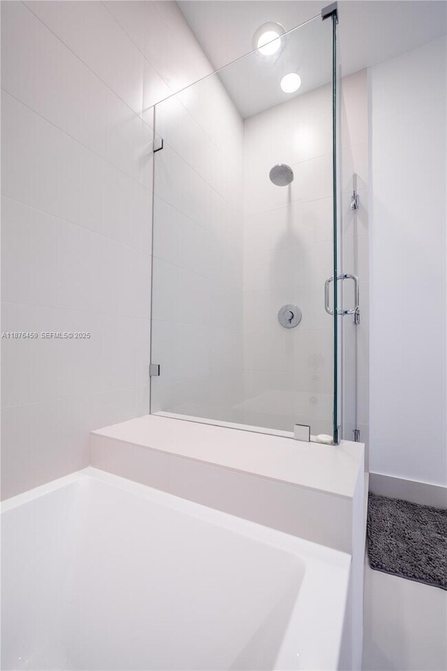 Building Photo - 501 NE 31st St