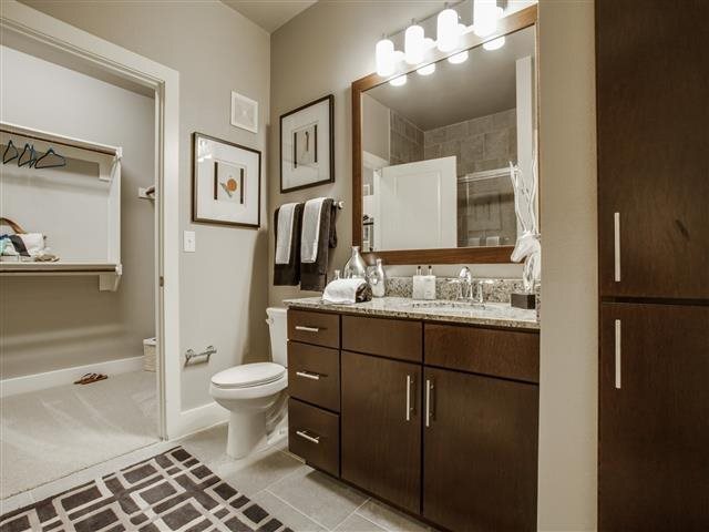 Building Photo - 610 Via Ravello Via