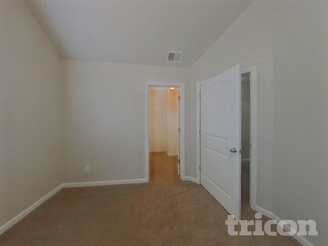 Building Photo - 64 Ledford Way