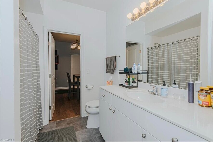 Building Photo - 302 Campus Walk Trl