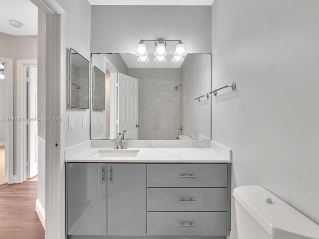 Building Photo - 1498 SW 106th Ave