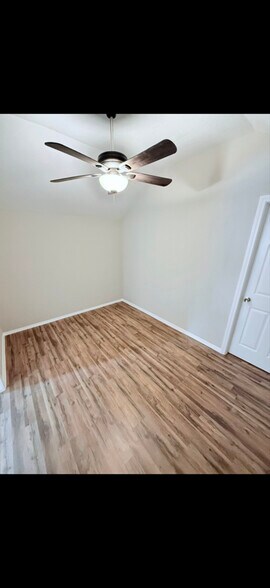 Building Photo - 7418 Oscar Dr