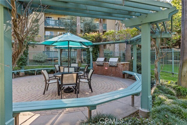 Building Photo - 576 N Bellflower Blvd