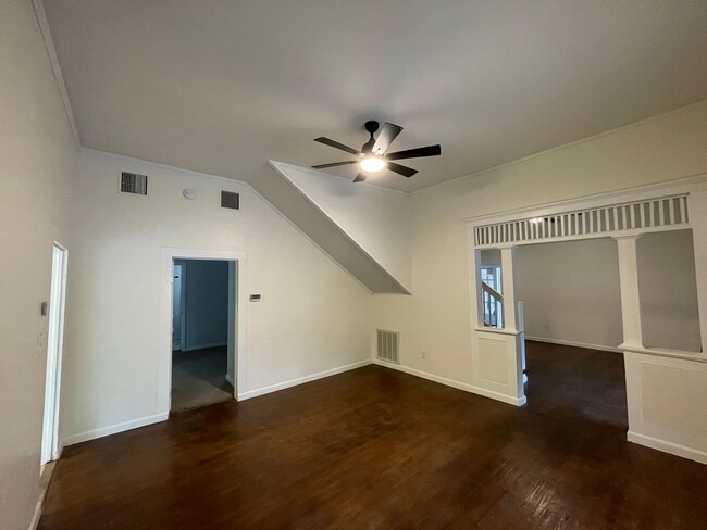 Building Photo - Fall 2025 Rental - Beautiful 3 Bedroom, 2 ...