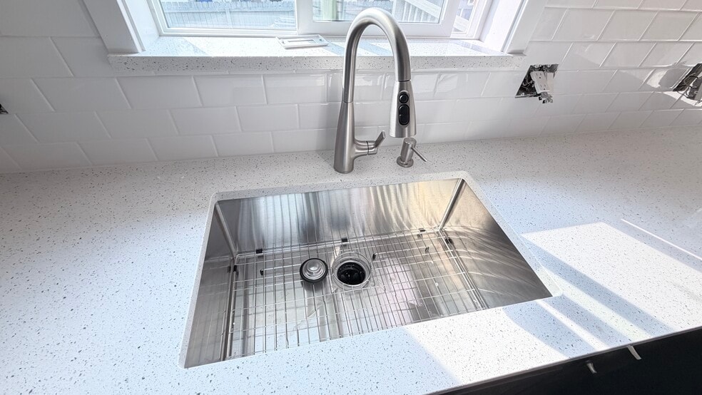 custom extra deep stainless sink - 10031 N Sunview Ln