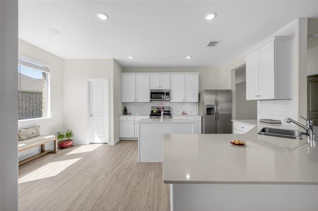 Building Photo - 1304 Rousseau Dr