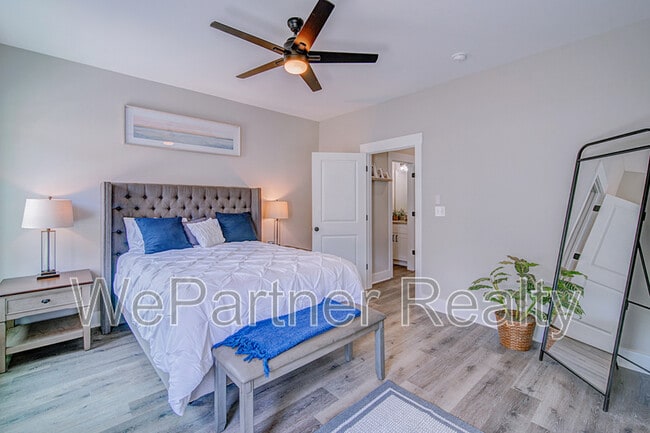 Building Photo - 9 N Rim Dr