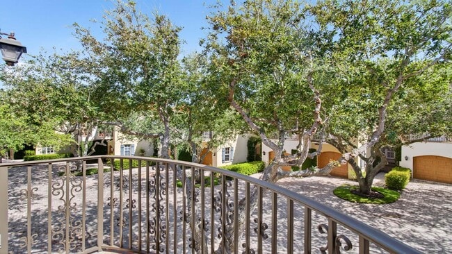 Building Photo - 1028 Coralina Ln
