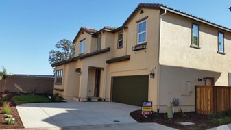 Building Photo - 880 Willow Bridge Dr