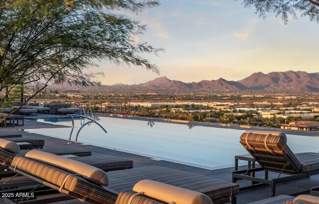 Building Photo - 7180 E Kierland Blvd