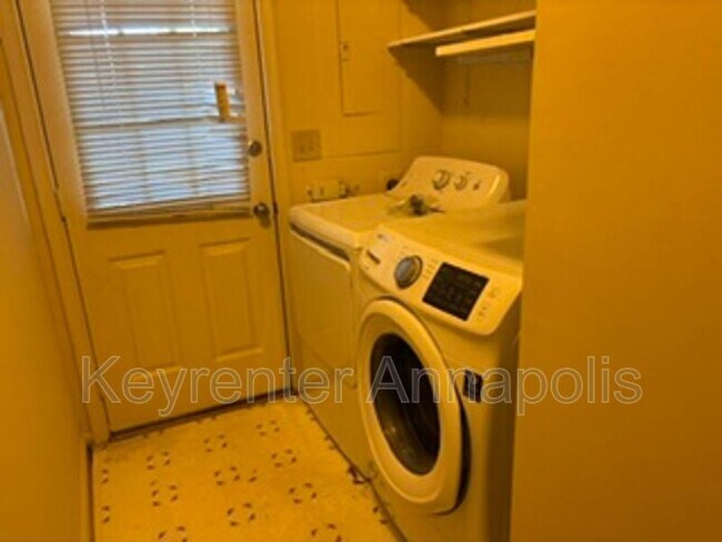 Building Photo - 1104 Wickford Ct