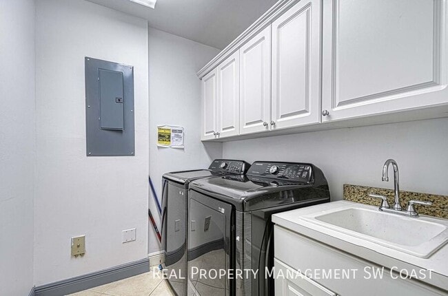 Building Photo - 27020 Adriana Cir