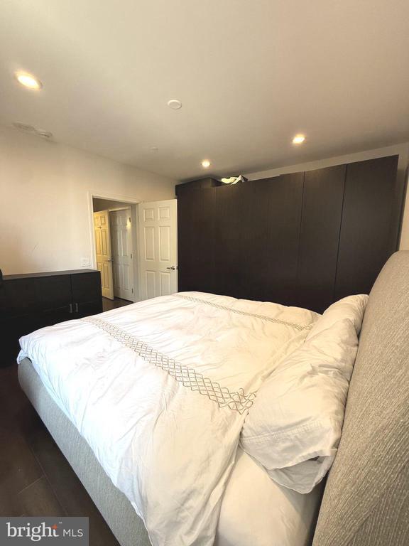 Building Photo - 1600 Arch St