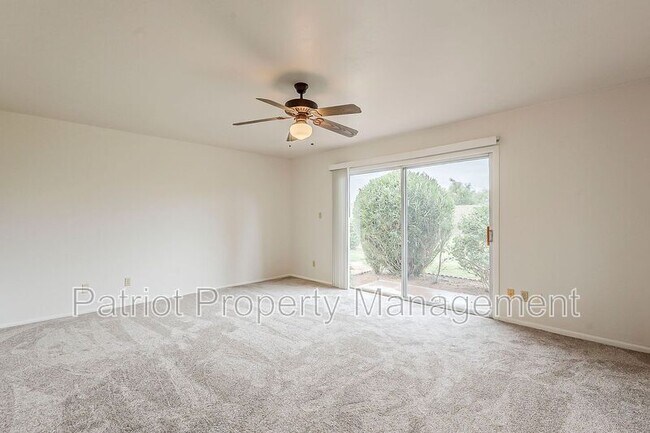 Building Photo - 5622 E Voltaire Ave