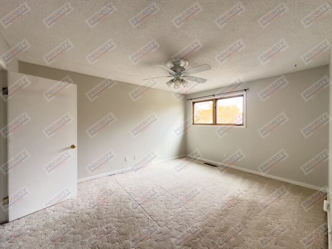 Building Photo - 2 bedroom home in Indian Hills