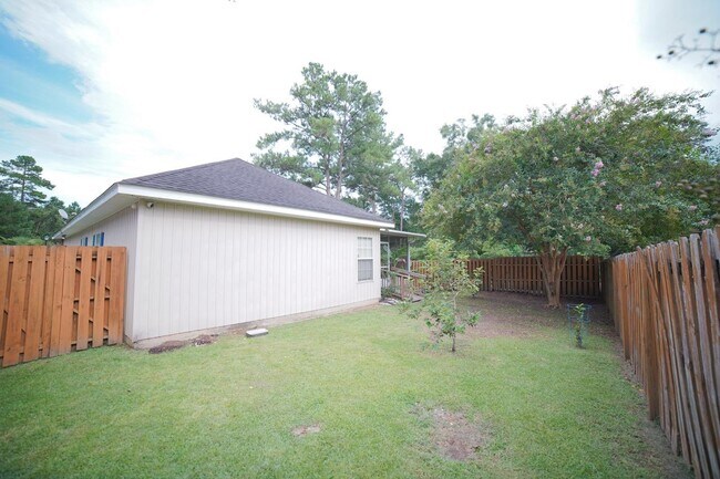 Building Photo - 2400 Tippecanoe Ridge