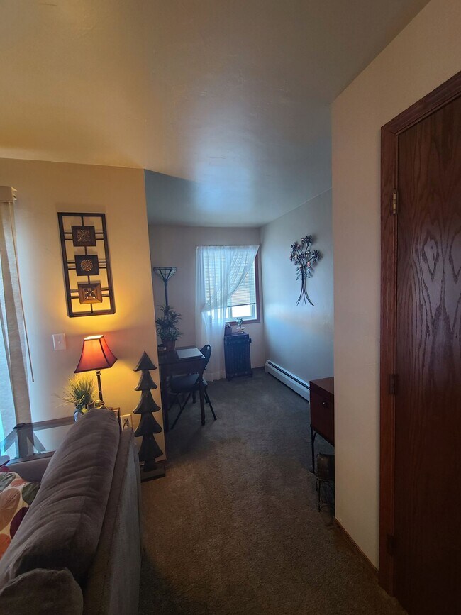 Building Photo - 1 Bed 1 Bath, 975 Sq Ft, 2nd Floor