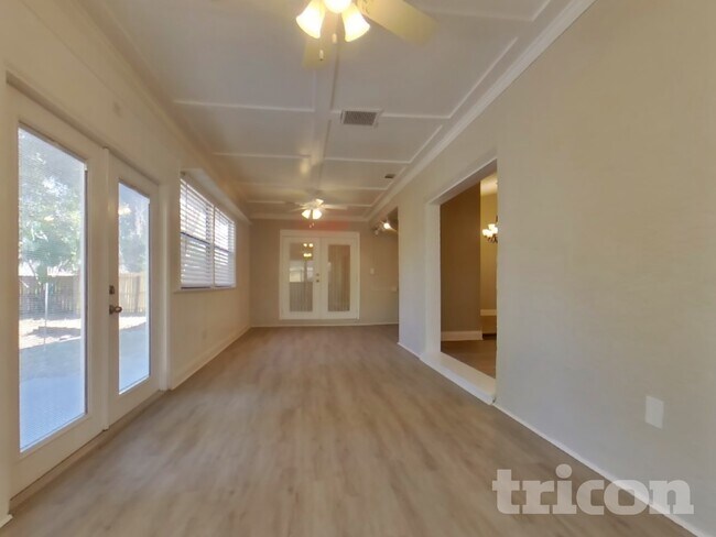 Building Photo - 2942 Mallorn Way