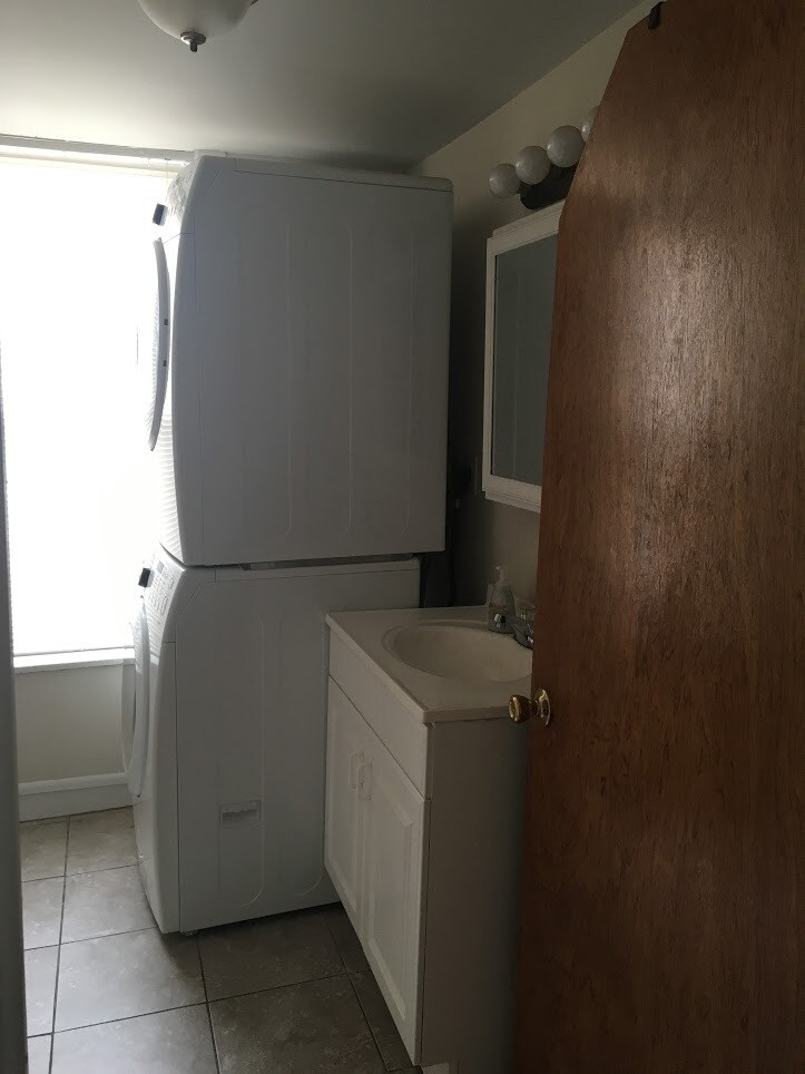 Bathroom with W/ Dryer - 916 S 22nd St
