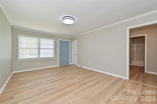 Building Photo - 321 Hamilton Dr NE